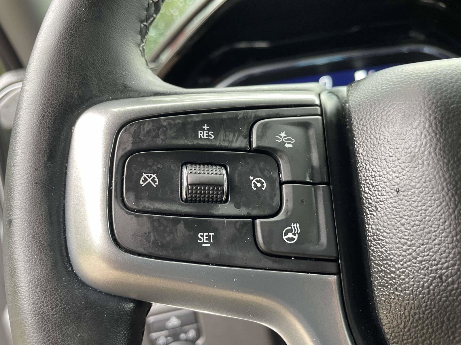 Used 2023 Chevrolet Silverado 1500 LT AWD/4WD image 9