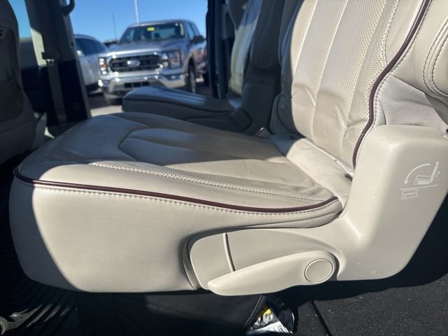 Used 2020 Chrysler Pacifica Limited image 27