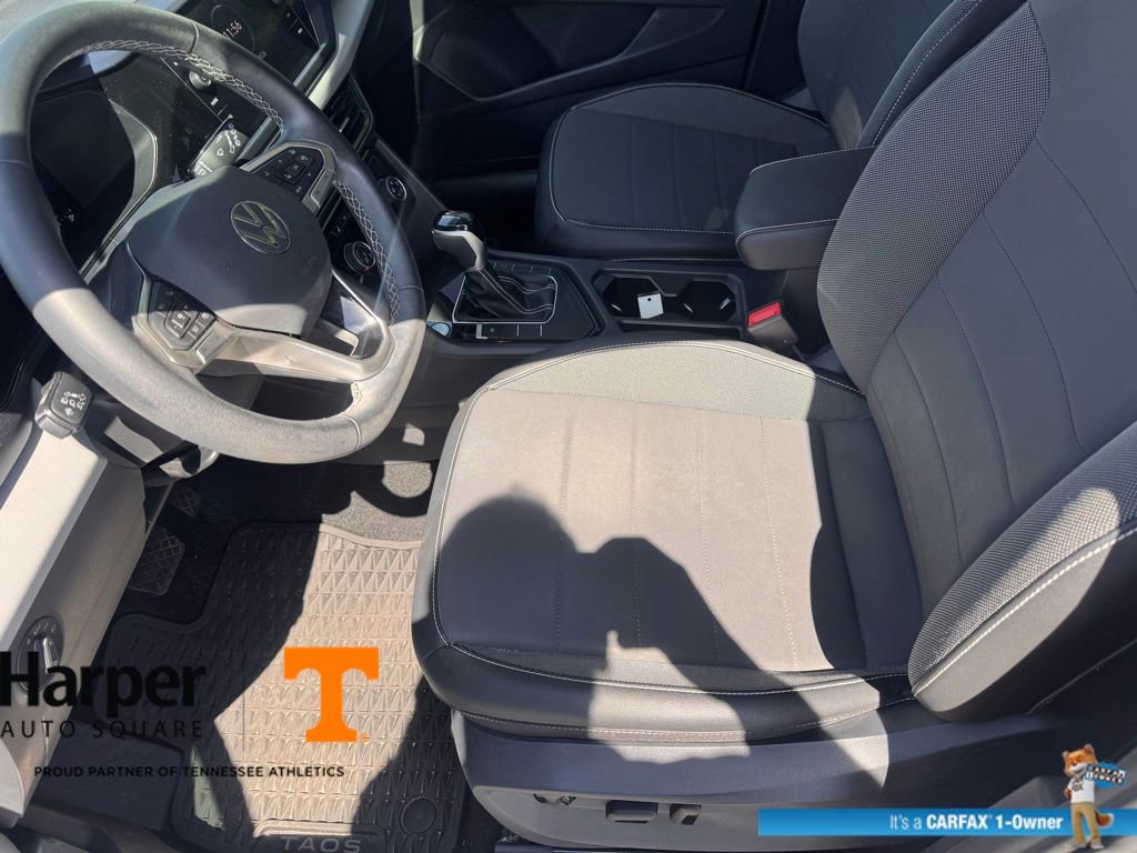 Used 2023 Volkswagen Taos SE w/ Black Wheel Package FWD image 13