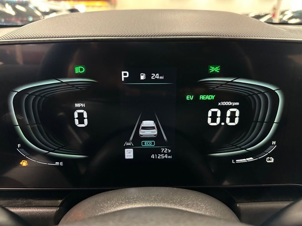 Used 2023 Kia Niro EX Touring image 18