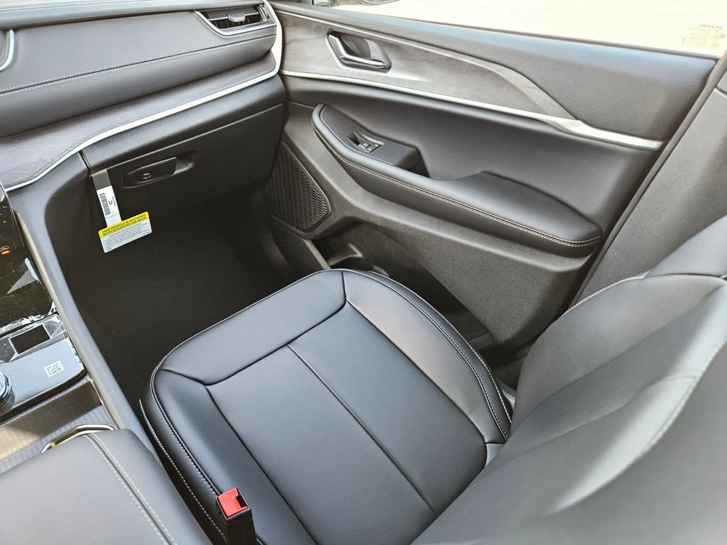 New 2025 Jeep Grand Cherokee Limited image 15