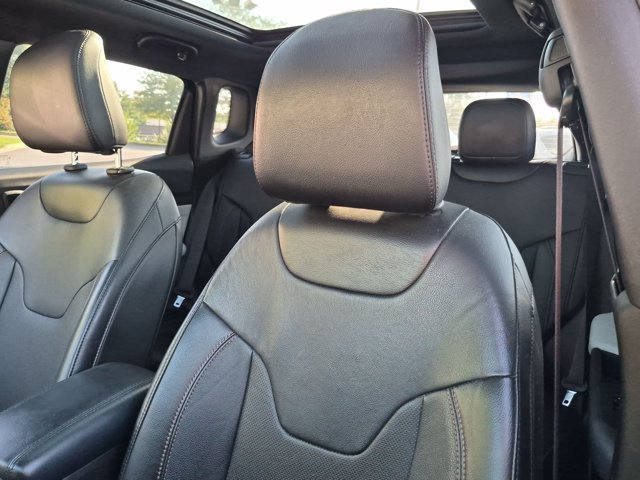Used 2023 Jeep Compass Limited w/ Sun and Sound Group AWD/4WD image 13