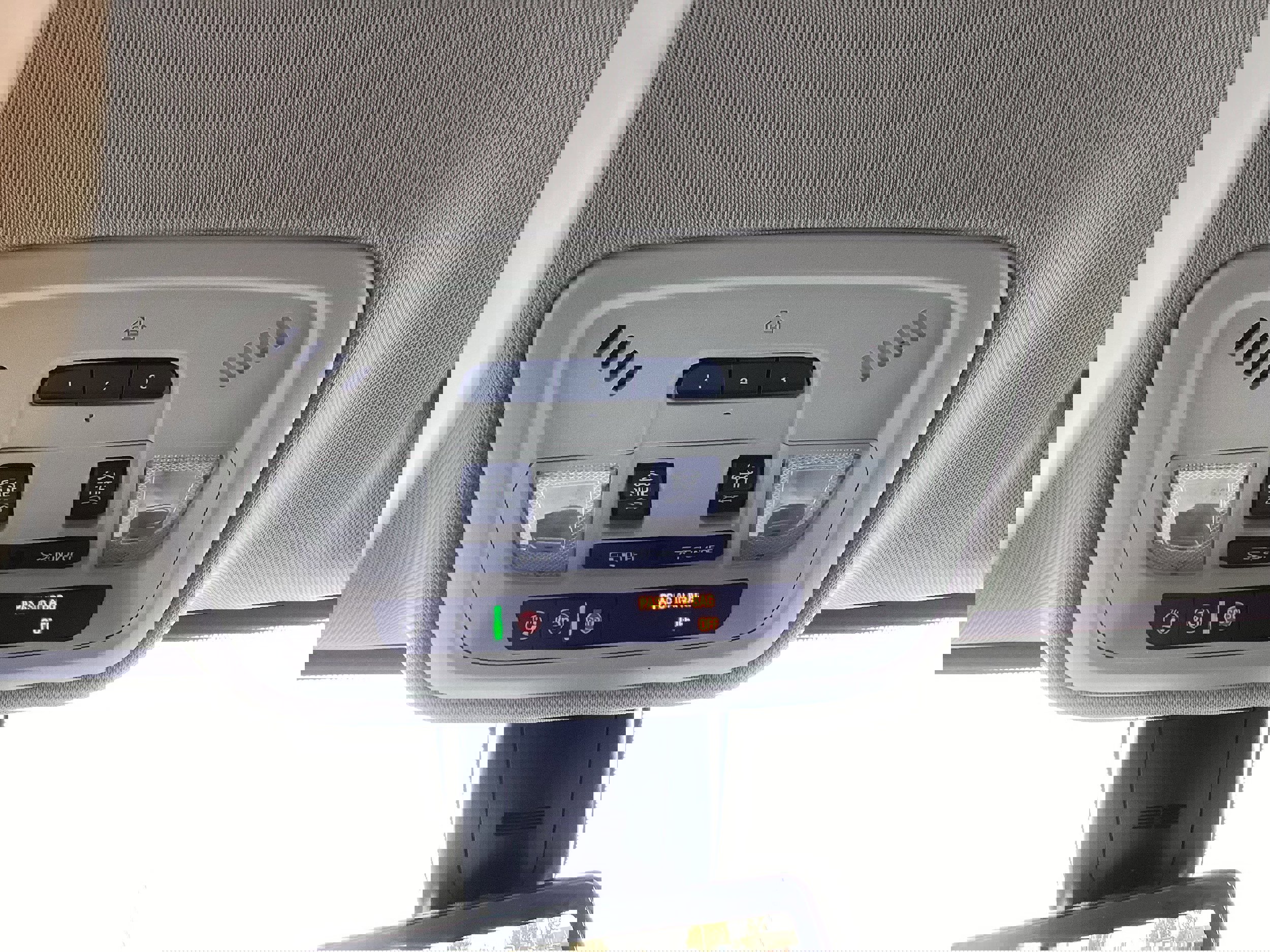 Used 2018 Chevrolet Traverse Premier w/ Driver Confidence II Package image 23