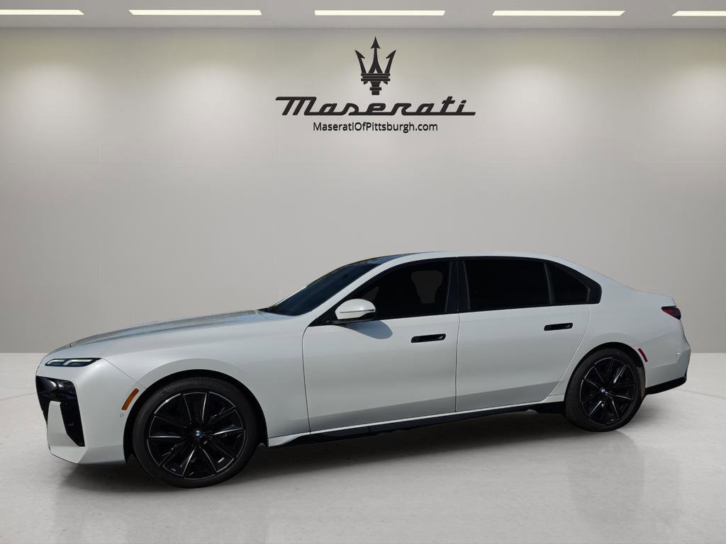 Used 2025 BMW 760i xDrive w/ Premium Package image 1