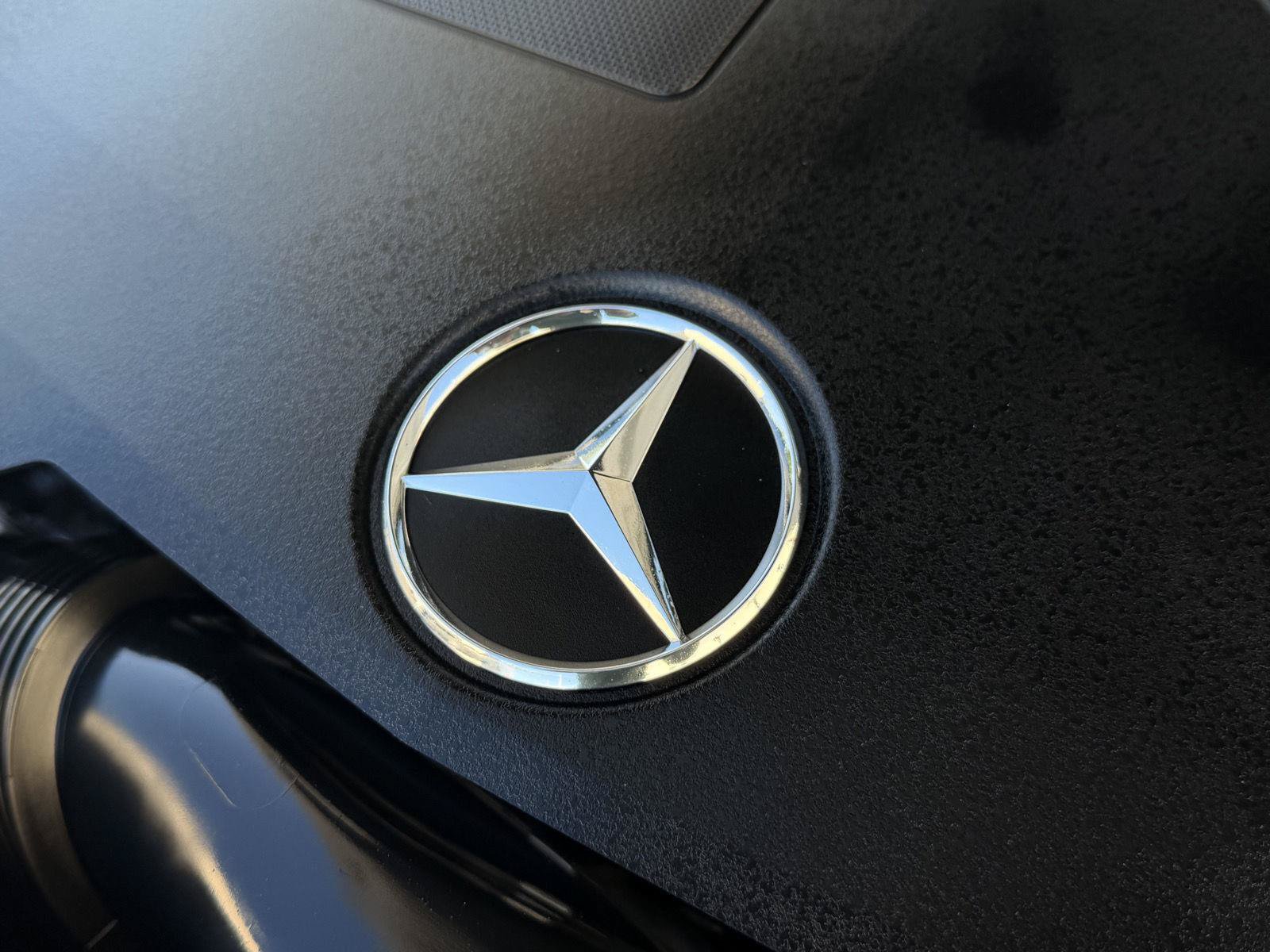 Used 2019 Mercedes-Benz C 300 4MATIC Sedan image 44