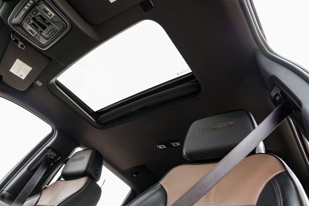 Used 2024 Chevrolet Silverado 2500 High Country w/ High Country Premium Package image 26