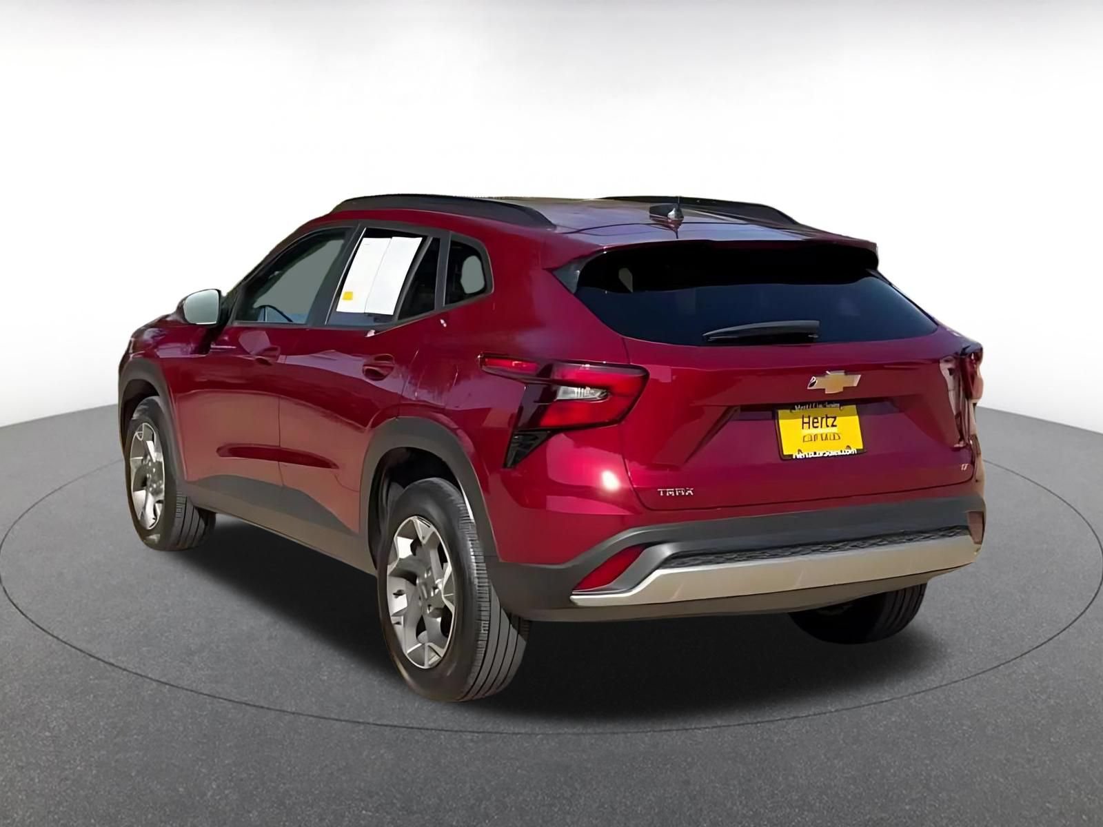 Used 2025 Chevrolet Trax LT FWD image 11