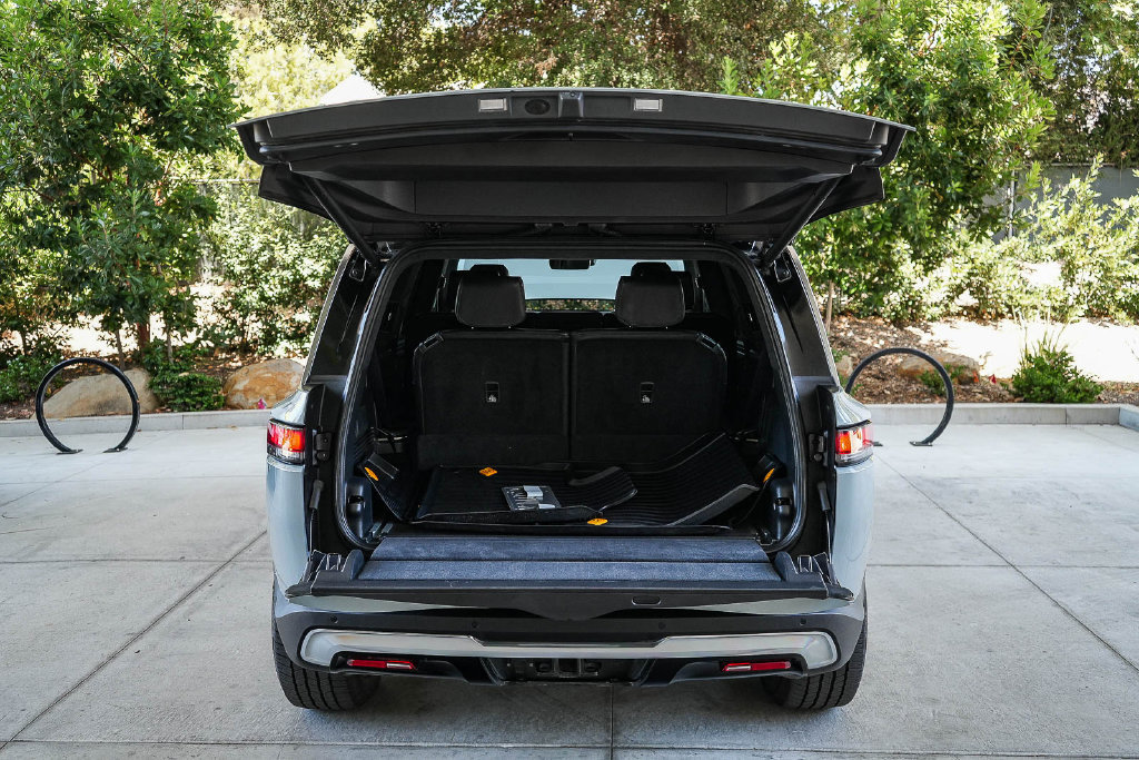 Used 2024 Rivian R1S Adventure Dual AWD/4WD image 24