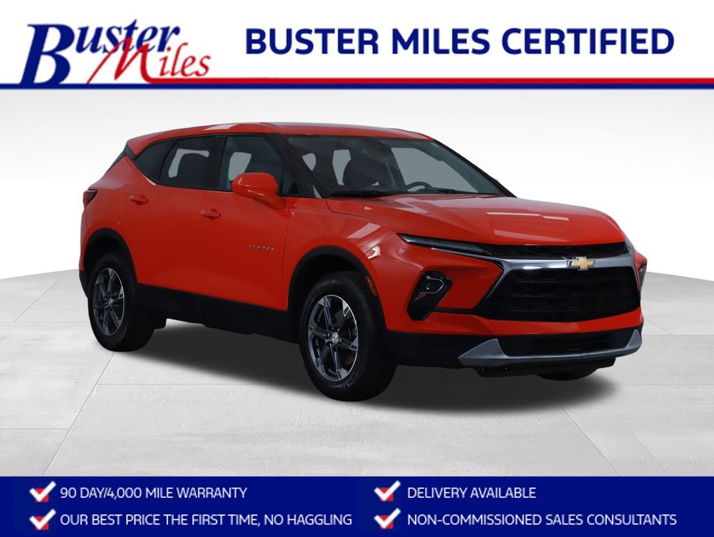 Used 2025 Chevrolet Blazer LT image 1