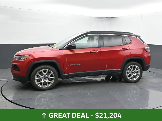 Used 2025 Jeep Compass Limited AWD/4WD image 9