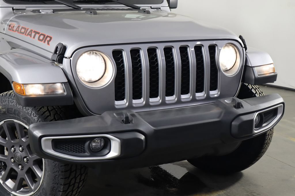 Used 2020 Jeep Gladiator Overland w/ Trailer Tow Package AWD/4WD image 45
