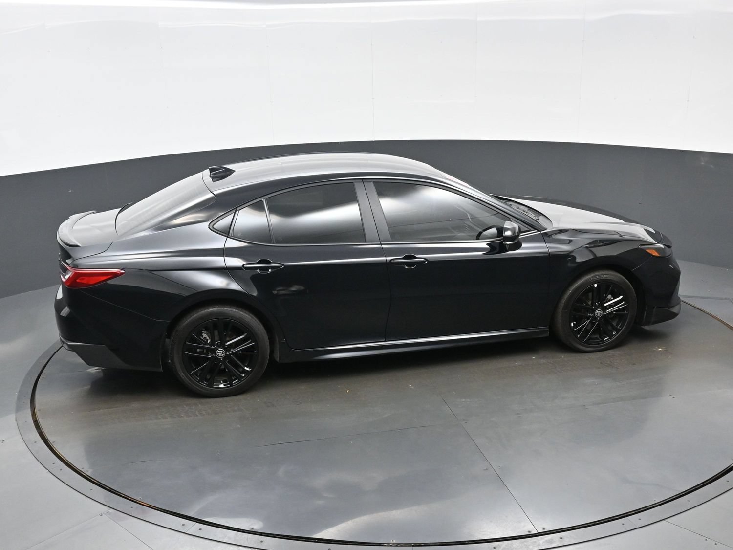 Used 2025 Toyota Camry SE AWD/4WD image 42