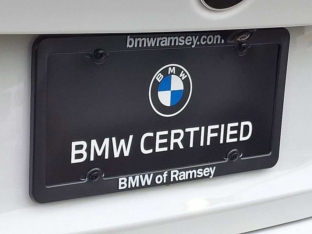Certified 2025 BMW 330i xDrive Sedan AWD/4WD image 30