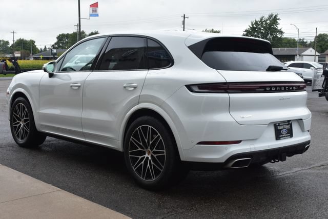 Used 2026 Porsche Cayenne AWD/4WD image 18