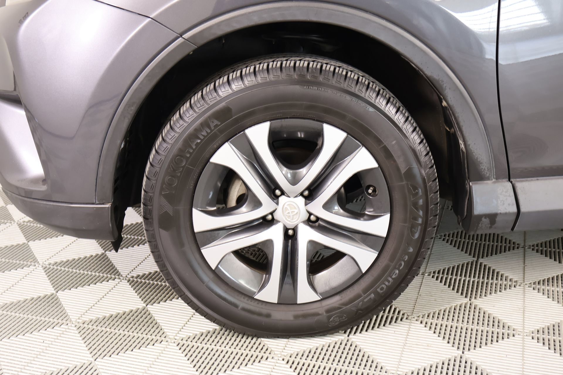 Used 2016 Toyota RAV4 LE image 16