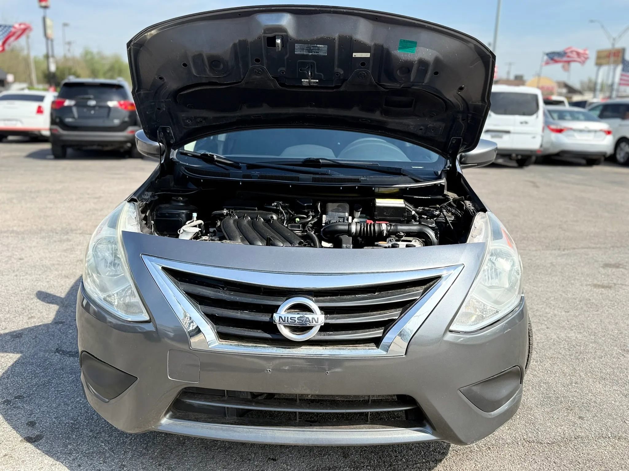 Used 2018 Nissan Versa SV FWD image 10