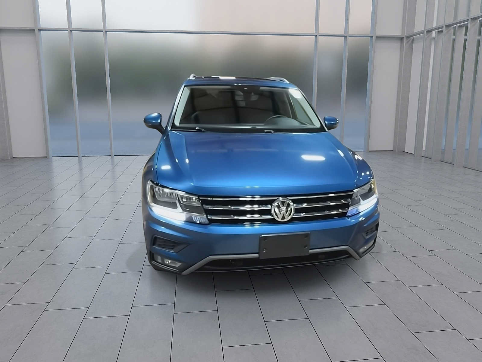 Used 2020 Volkswagen Tiguan SEL AWD/4WD image 3