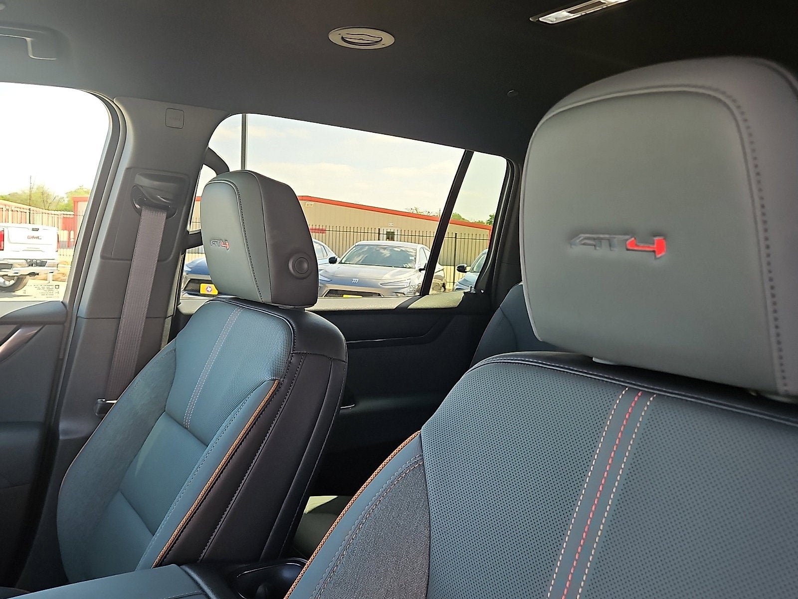 New 2026 GMC Acadia AT4 w/ Luxury Package AWD/4WD image 11