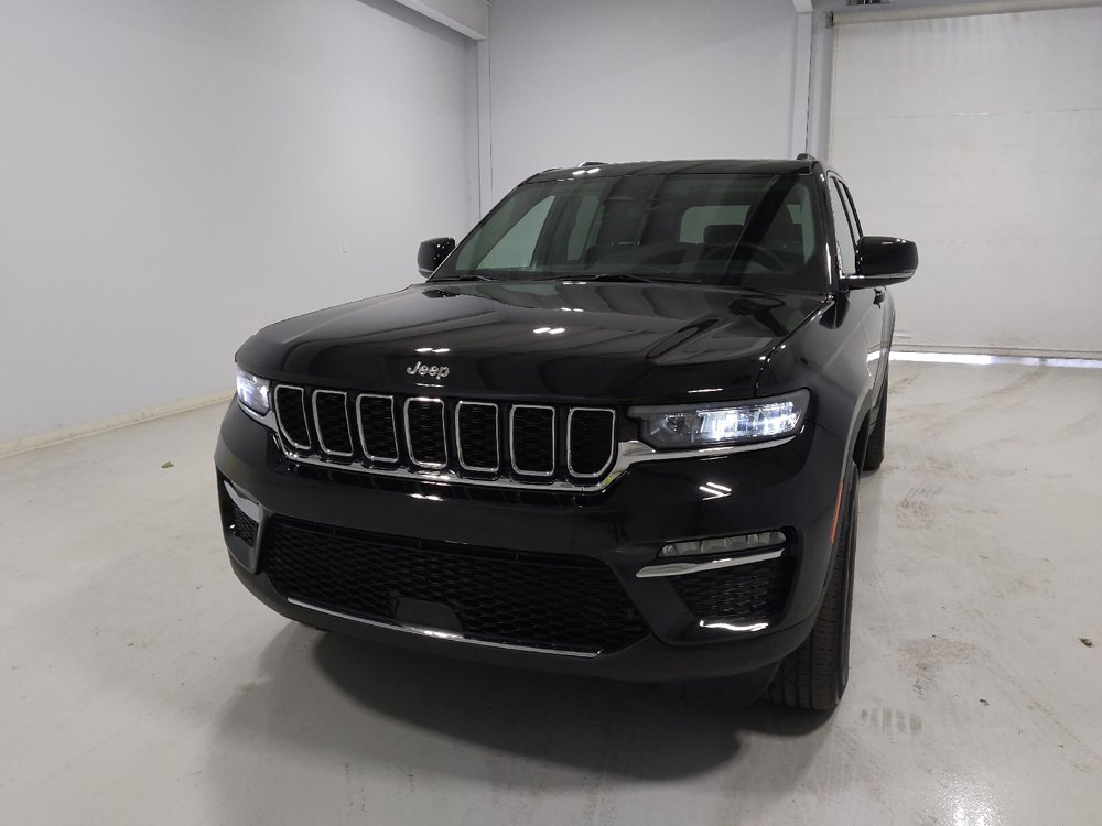 Used 2023 Jeep Grand Cherokee Limited w/ Trailer Tow Package AWD/4WD image 15