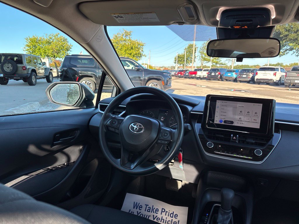 Used 2025 Toyota Corolla LE FWD image 22