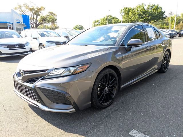 Used 2022 Toyota Camry XSE image 6