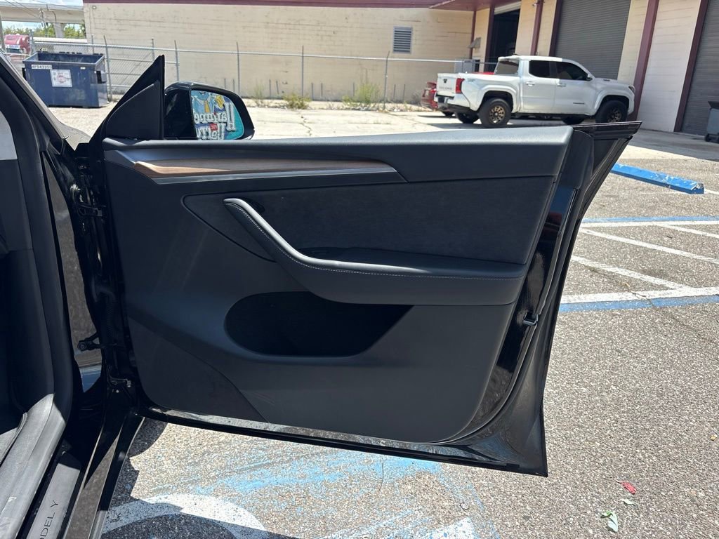 Used 2023 Tesla Model Y Long Range AWD/4WD image 19