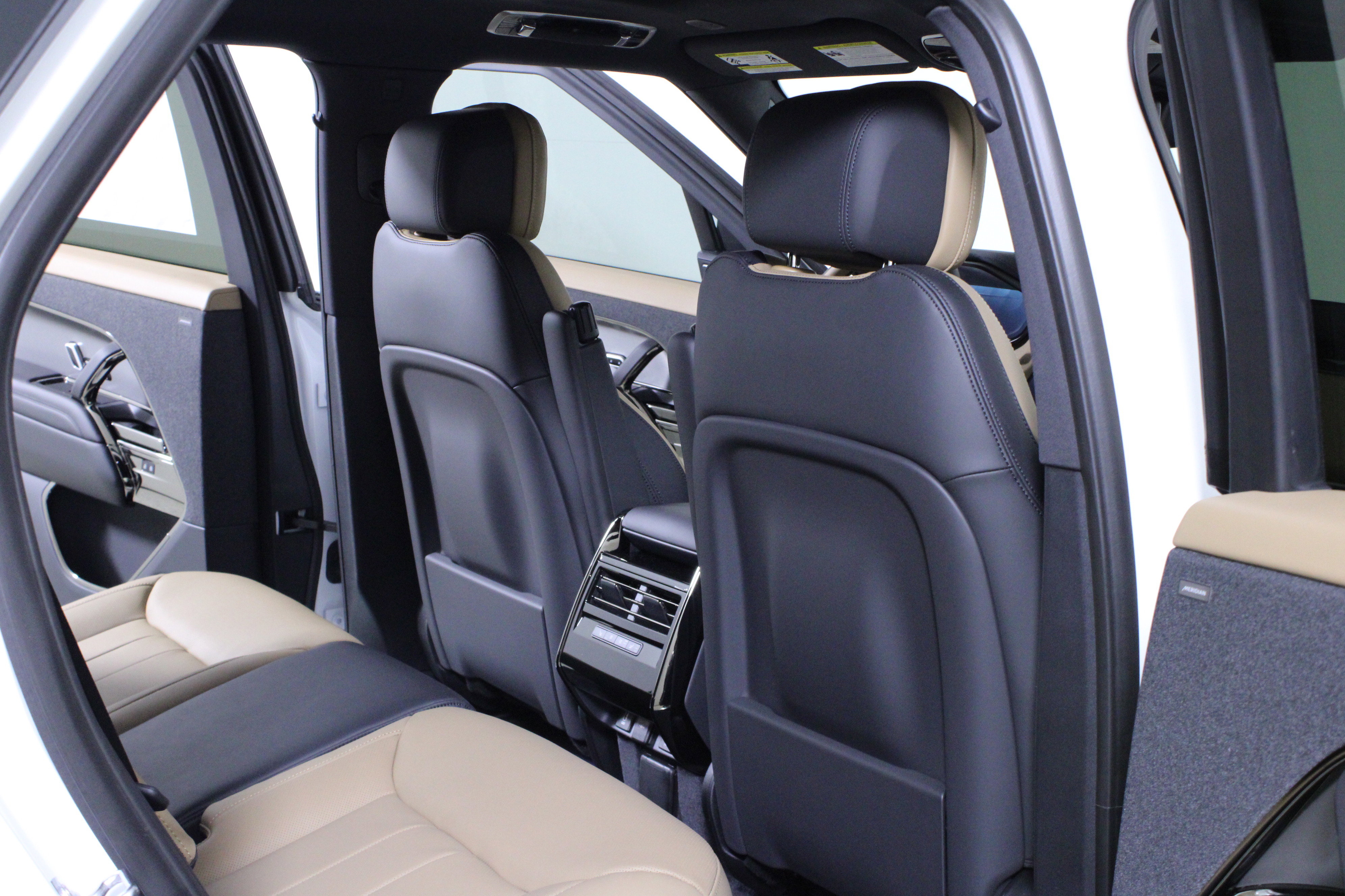 New 2026 Land Rover Range Rover Sport Dynamic SE image 11