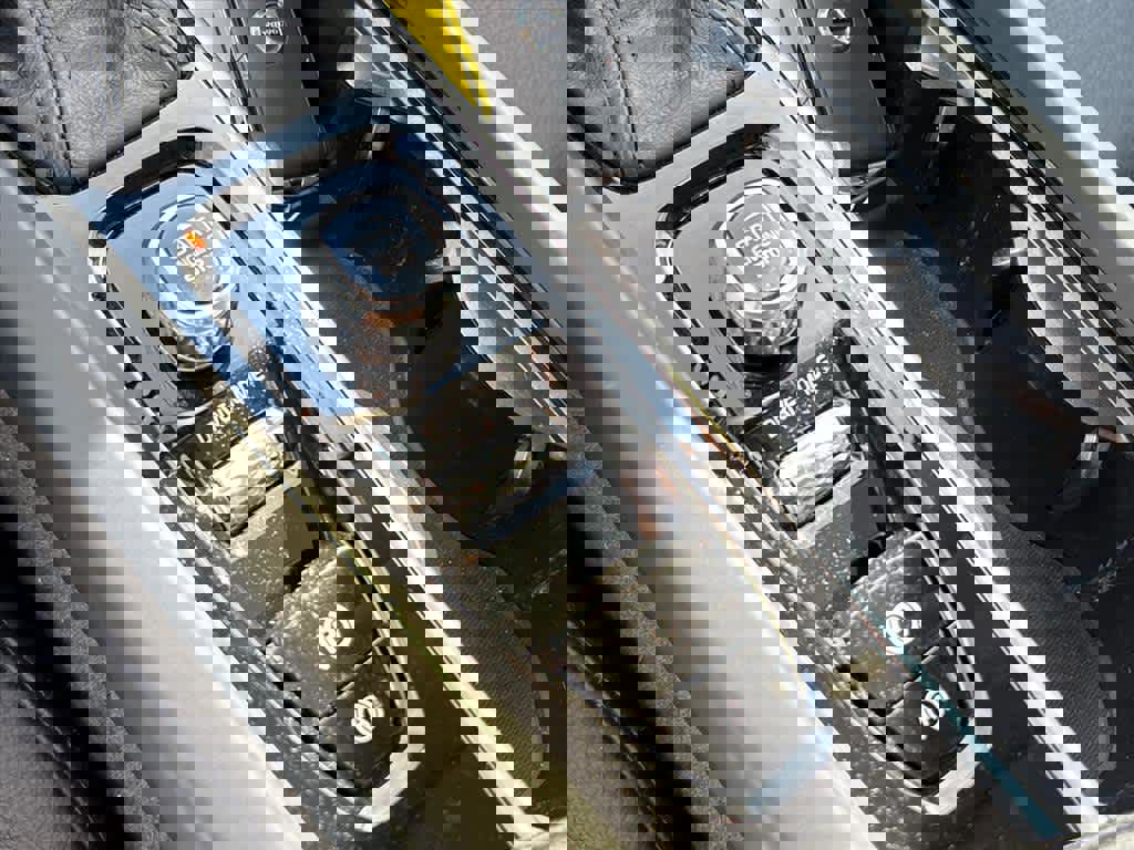 Used 2018 Volvo XC60 T6 Momentum w/ Convenience Package image 16