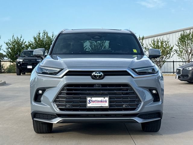 Used 2025 Toyota Grand Highlander AWD Hybrid image 2