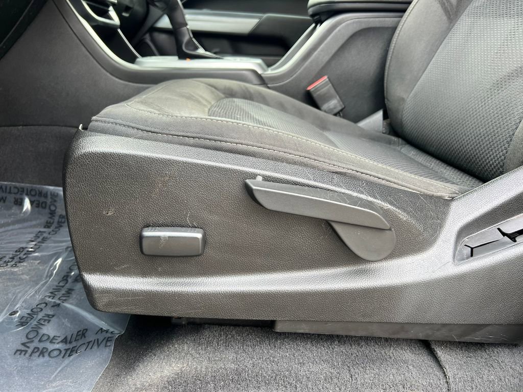 Used 2019 Chevrolet Colorado LT w/ LT Convenience Package AWD/4WD image 12