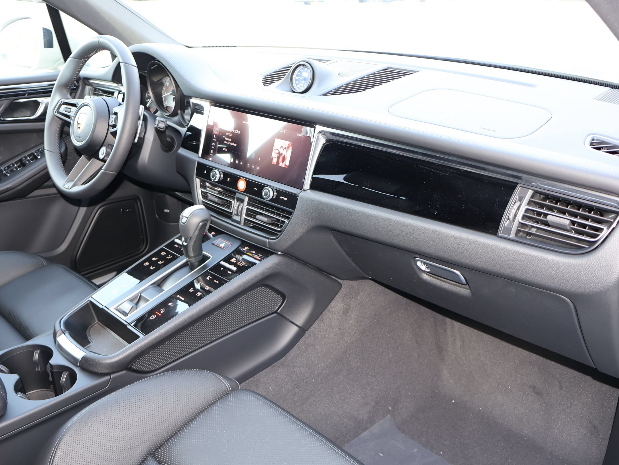 New 2026 Porsche Macan S AWD/4WD image 27