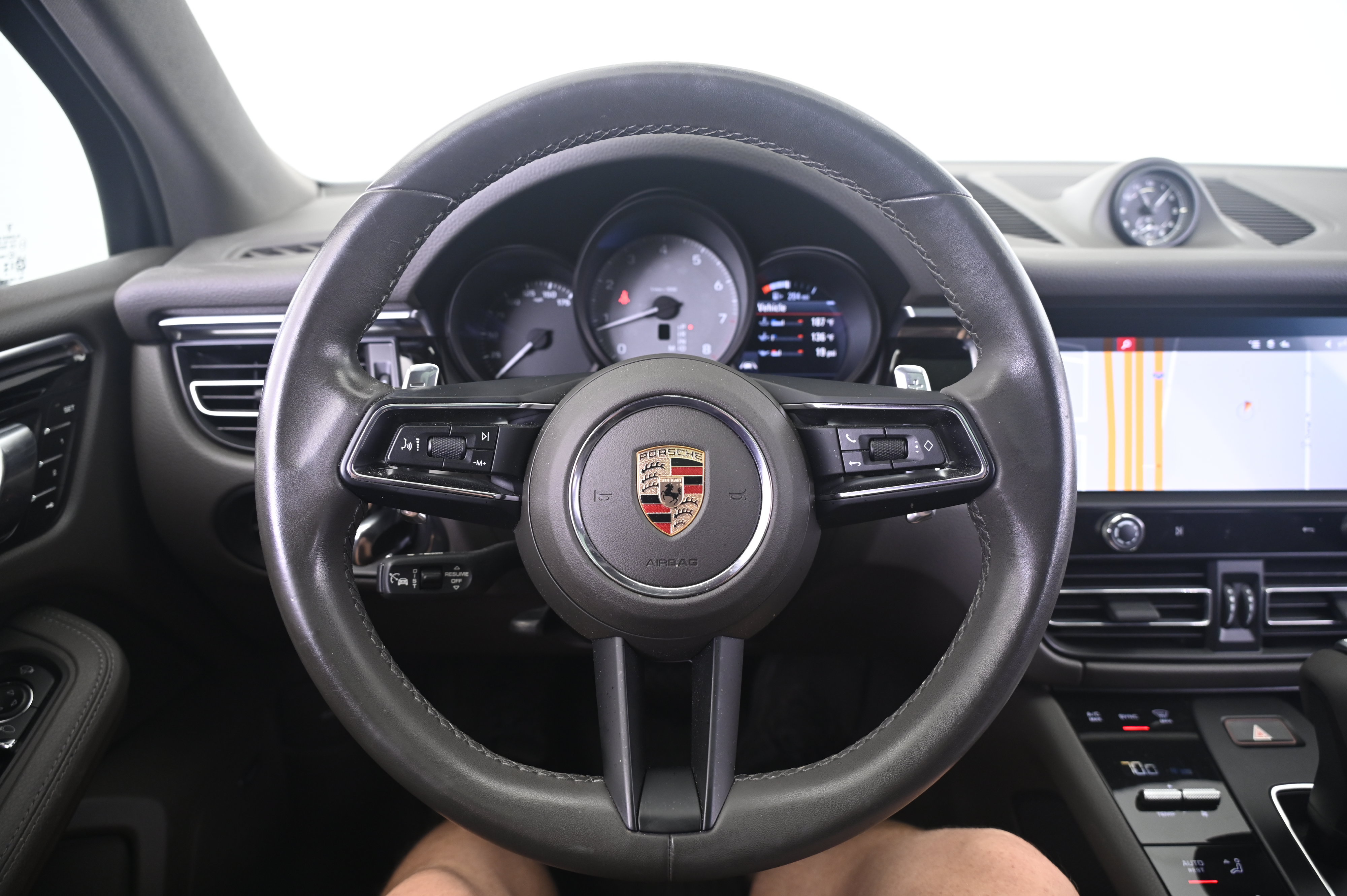 Certified 2024 Porsche Macan S AWD/4WD image 35