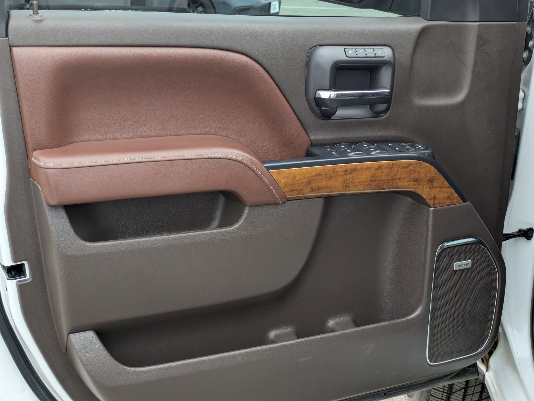 Used 2016 Chevrolet Silverado 1500 High Country w/ High Country Premium Package image 11