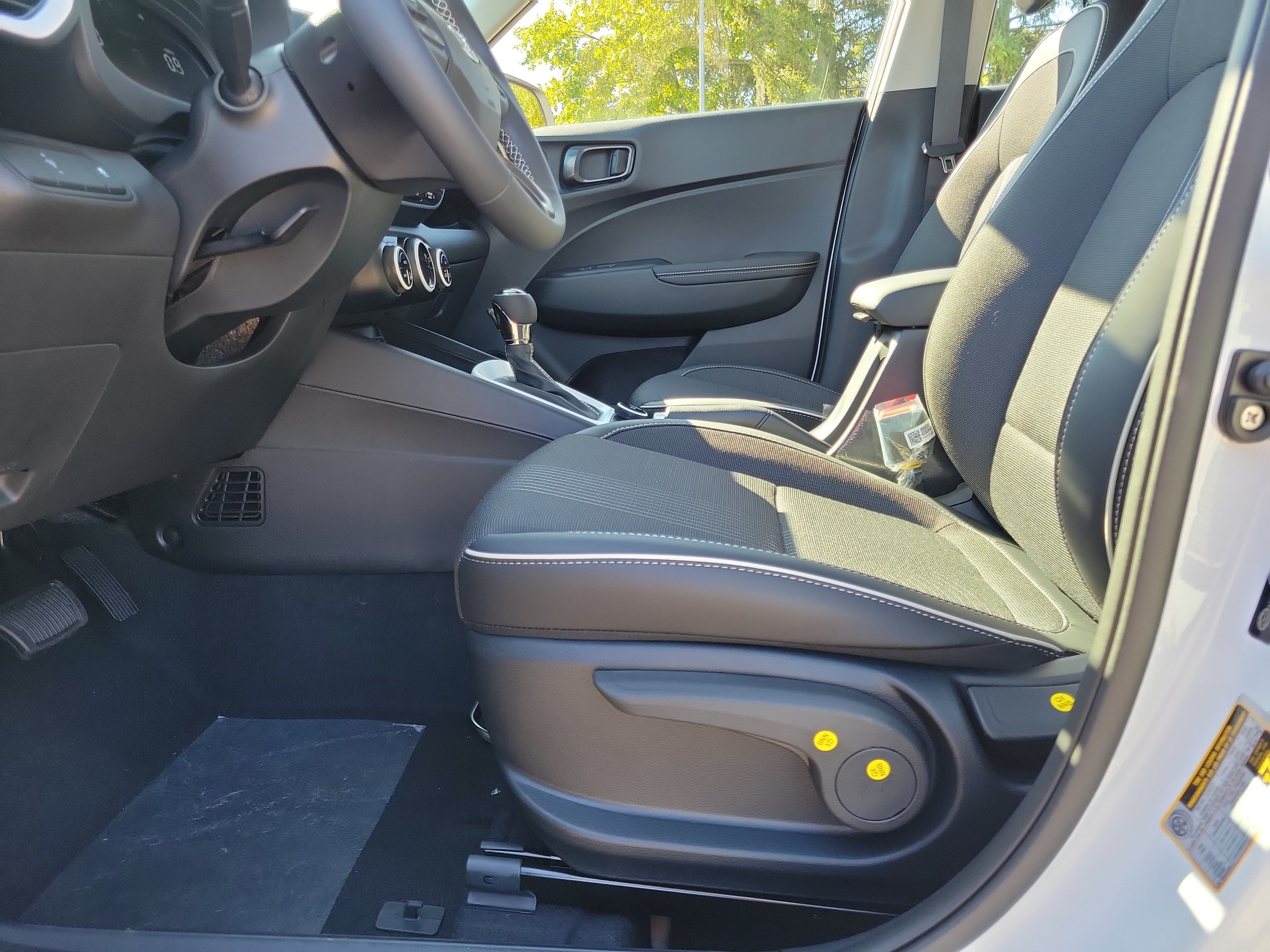 New 2026 Hyundai Venue SEL FWD image 16