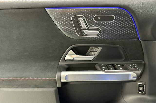 Used 2024 Mercedes-Benz GLB 250 image 11