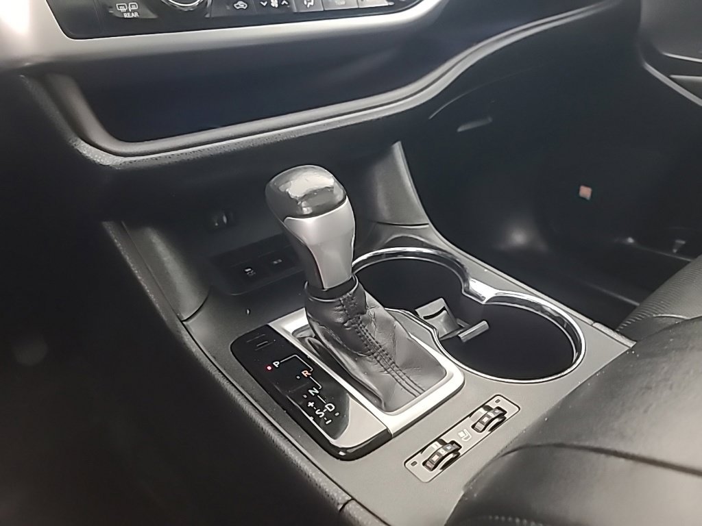 Used 2014 Toyota Highlander Limited FWD image 39