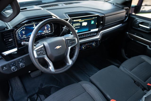 Used 2025 Chevrolet Silverado 2500 LT w/ Convenience Package image 24