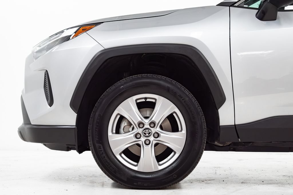 Used 2025 Toyota RAV4 XLE AWD/4WD image 26