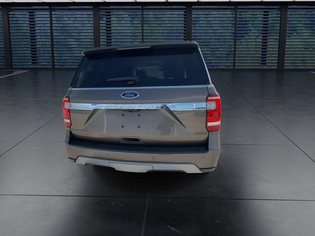 Used 2018 Ford Expedition XLT w/ Equipment Group 202A AWD/4WD image 8