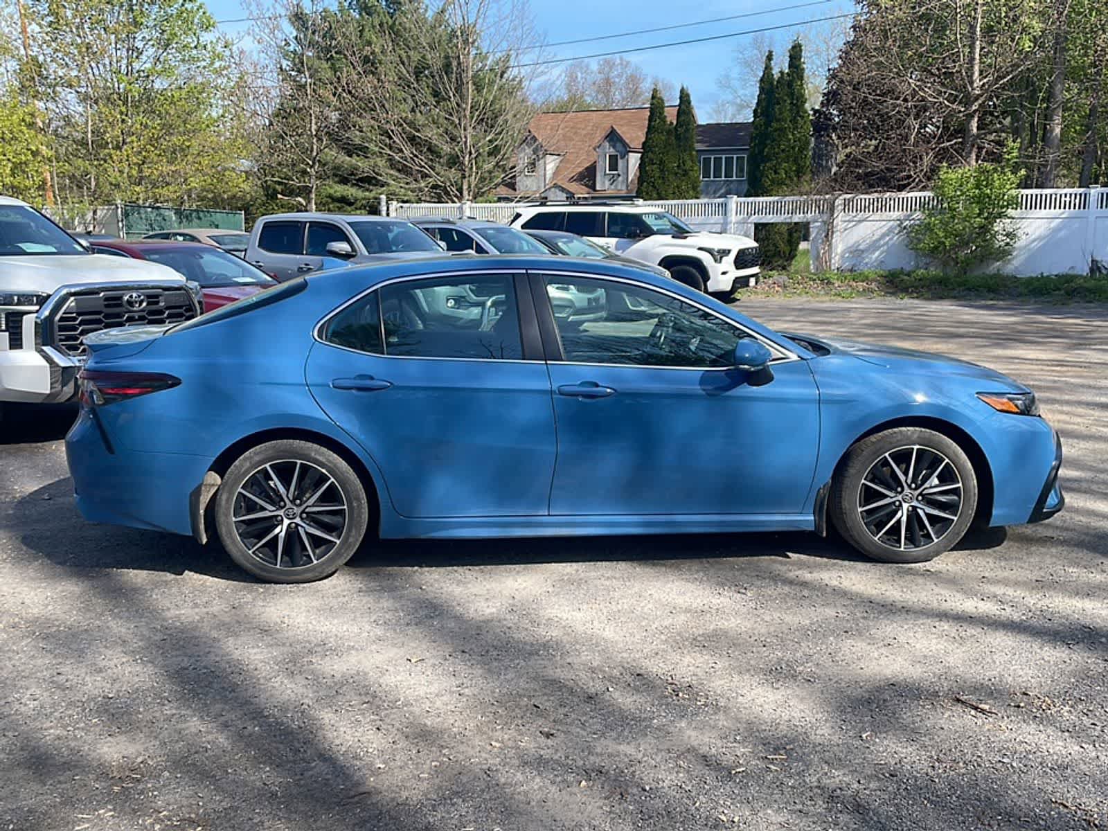 Used 2023 Toyota Camry SE FWD image 11