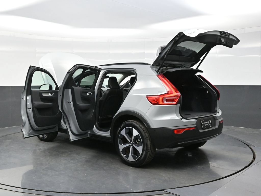 Used 2026 Volvo XC40 B5 Plus AWD/4WD image 45