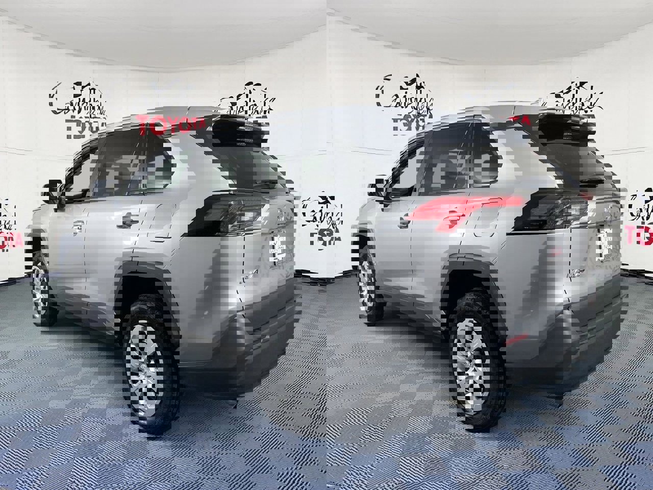 Used 2024 Toyota RAV4 LE image 5