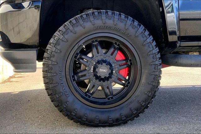 Used 2017 Chevrolet Silverado 1500 LTZ Z71 w/ LTZ Plus Package AWD/4WD image 9