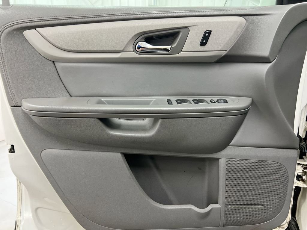 Used 2015 Chevrolet Traverse LT FWD image 15