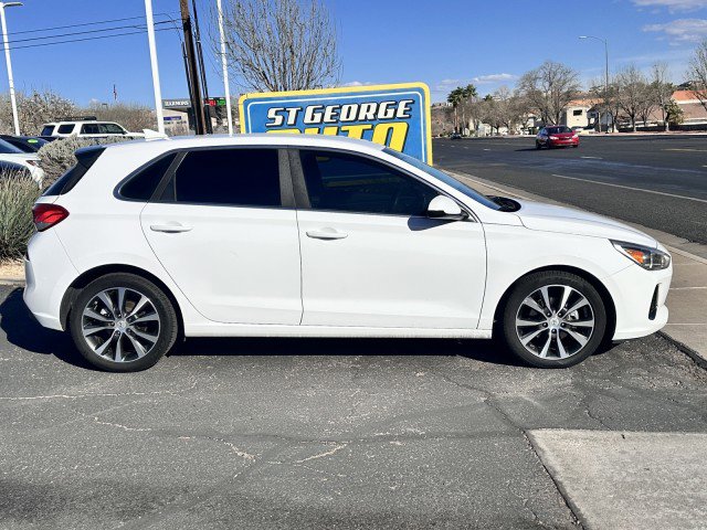 Used 2018 Hyundai Elantra GT FWD image 2