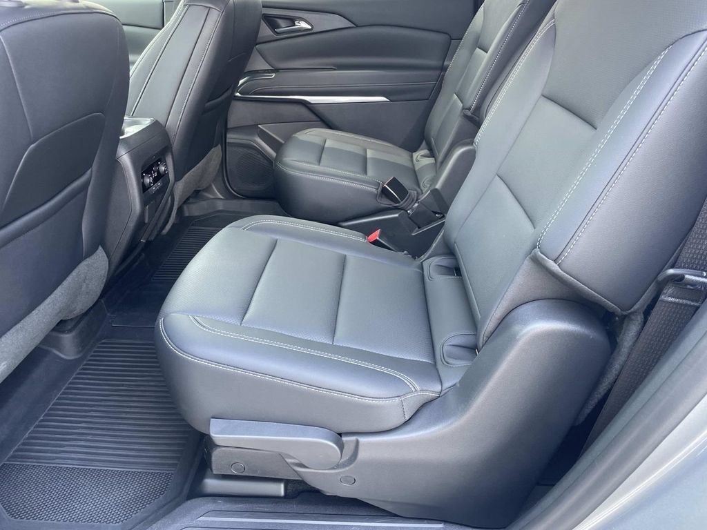 Used 2024 Chevrolet Traverse LT w/ LPO, Floor Liner Package FWD image 14