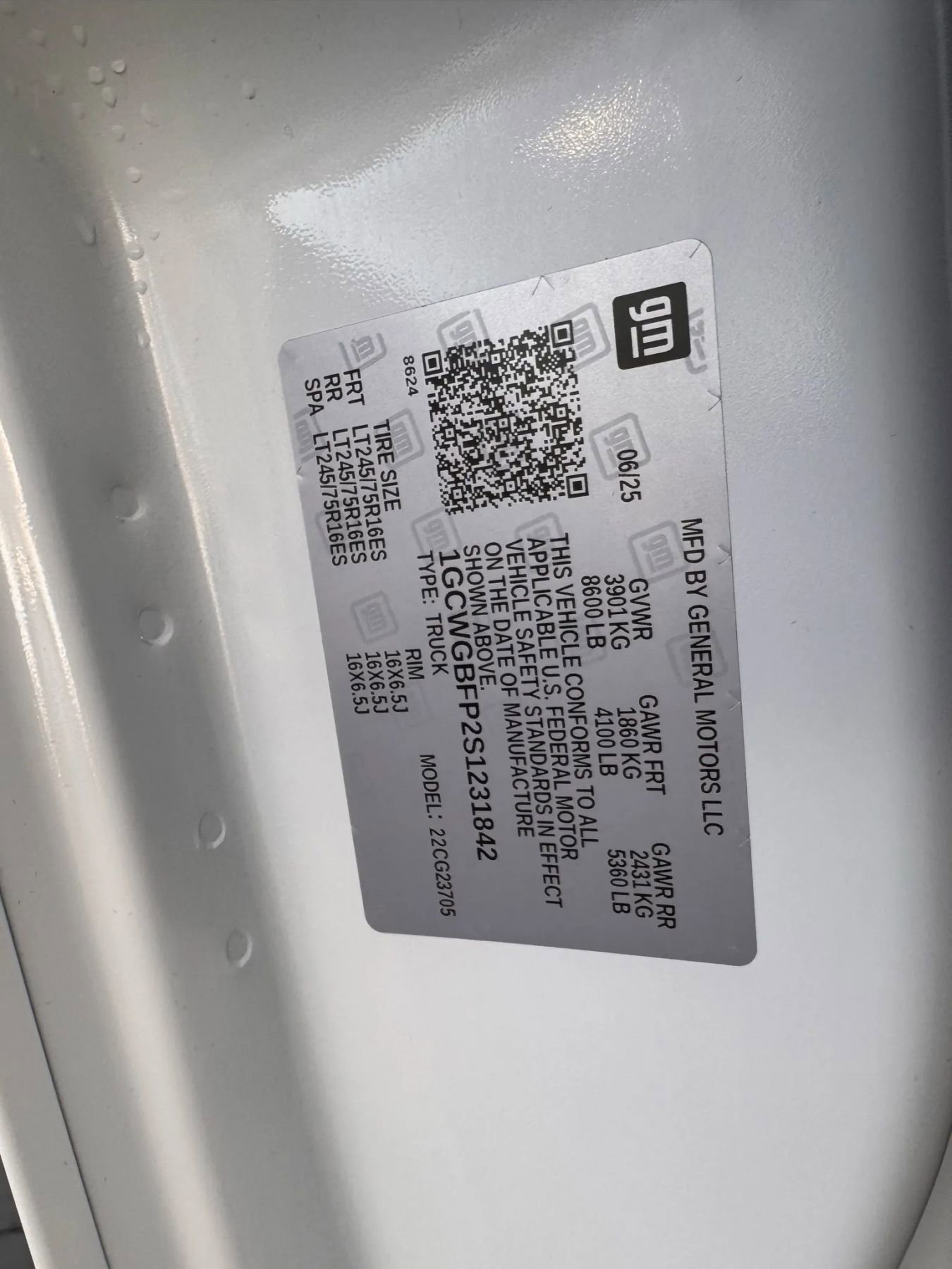 Used 2025 Chevrolet Express 2500 Extended w/ Communications Package RWD image 33