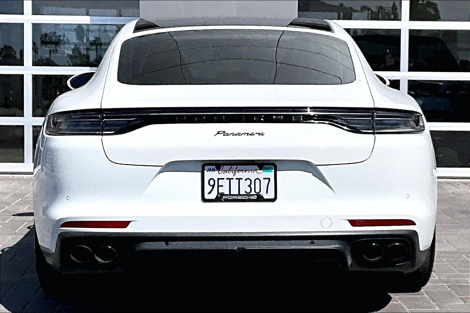 Used 2023 Porsche Panamera image 4