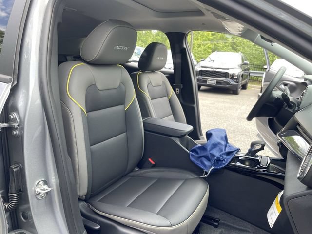 New 2026 Chevrolet Trax ACTIV w/ Sunroof Package FWD image 27