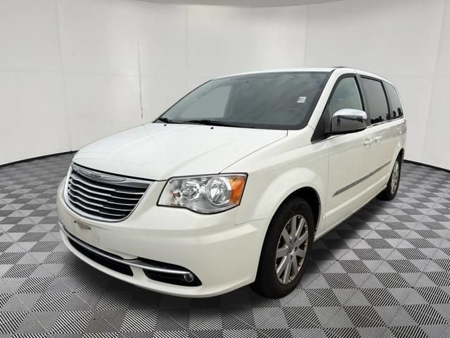 Used 2011 Chrysler Town & Country Touring-L FWD image 12